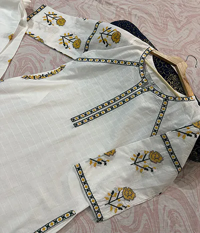 doria lawn dress design Ixora by Safwa Fine Printed Doria Lawn Unstitched 3Pc Suit ICS-31